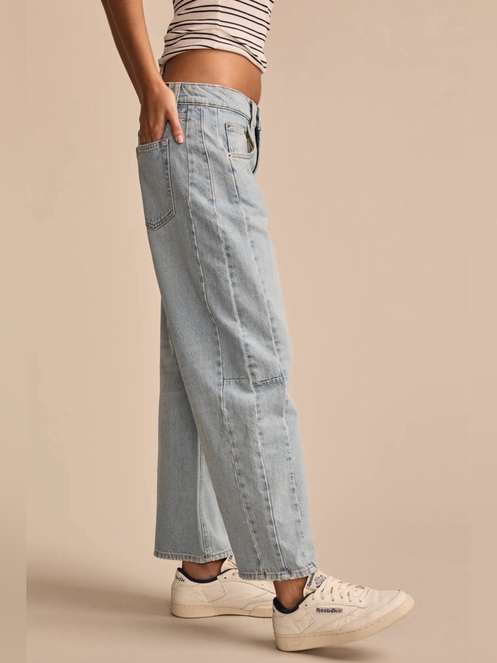 Lucky Brand Distressed High Rise Barrel-Leg Jeans •        Size 10/30 NWT - Picture 4 of 11